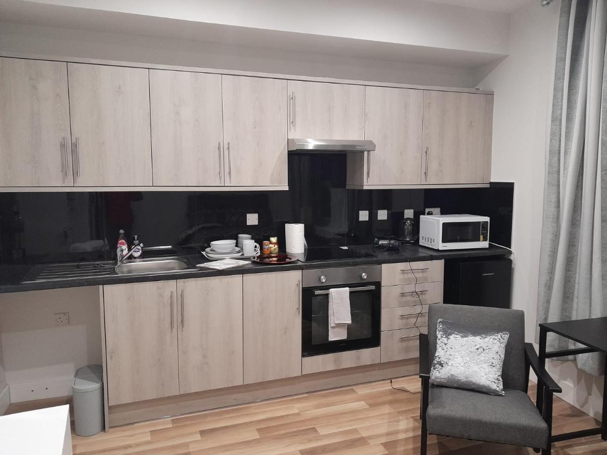 Mia Residence - Entire Studio Apartment - City View - London - Next To Ealing Broadway Station Exterior foto