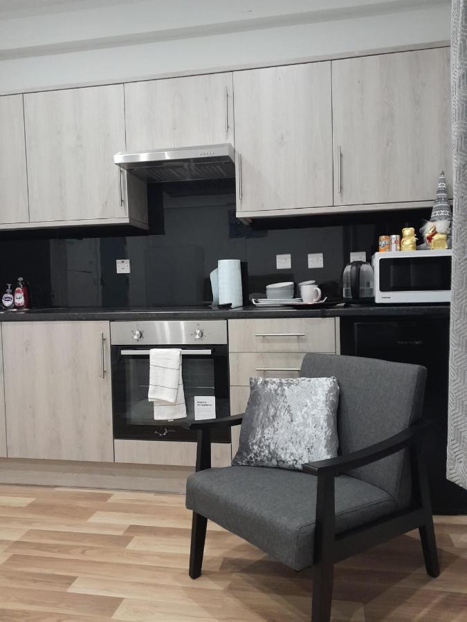 Mia Residence - Entire Studio Apartment - City View - London - Next To Ealing Broadway Station Exterior foto